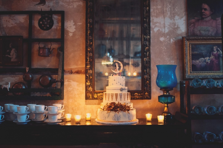 20s art deco wedding cake // joyeuse photography