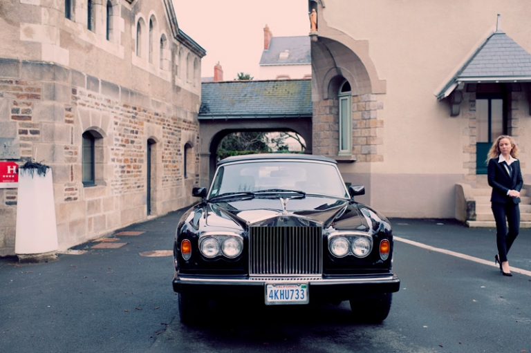 vintage wedding car france  //  joyeuse photography