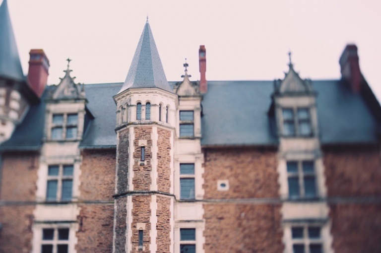 castle wedding in france // joyeuse photography