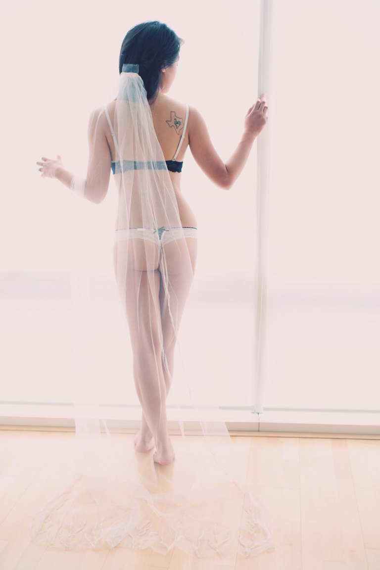 soft feminine bridal boudoir photography nyc // joyeuse photography