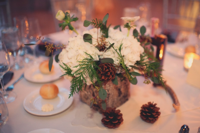 woodsy winter wedding decor // joyeuse photography
