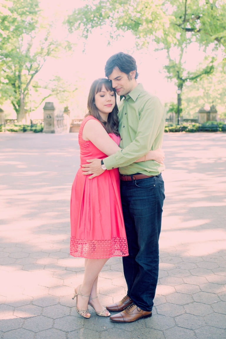 romantic engagement photos paris - joyeuse photography
