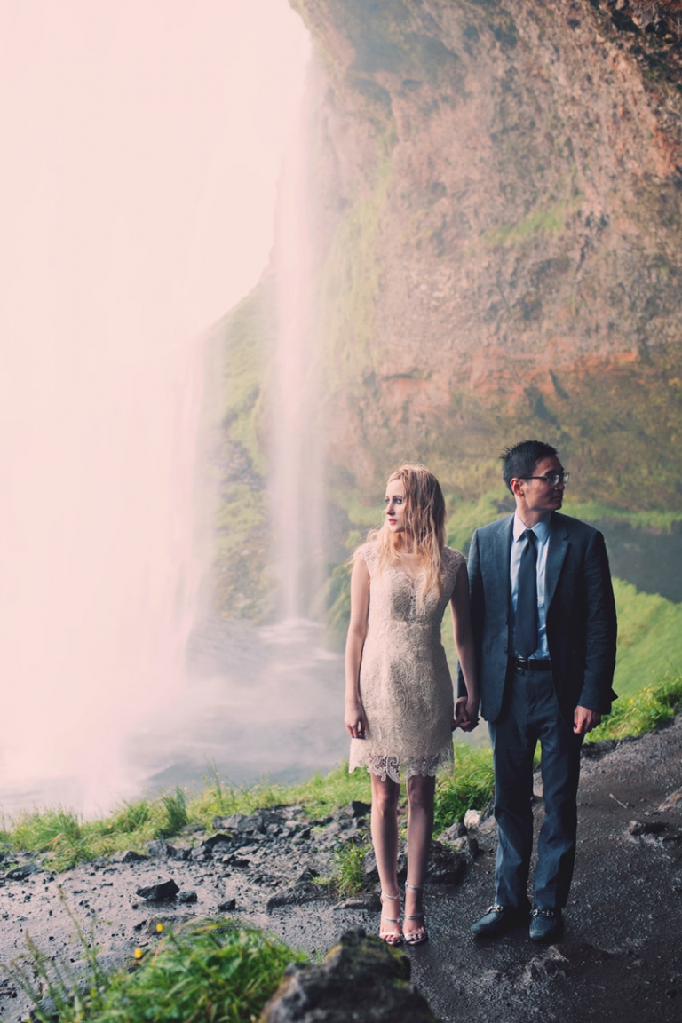 iceland waterfall engagement photos joyeuse photography