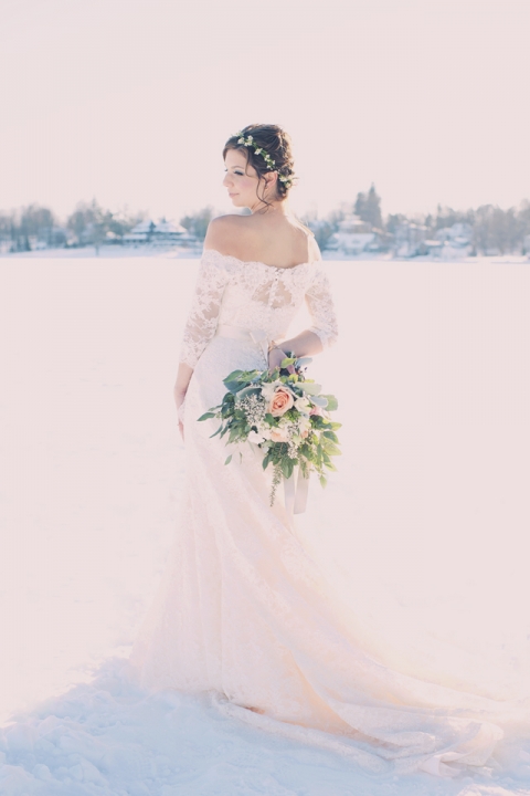 winter wedding dress joyeuse photography