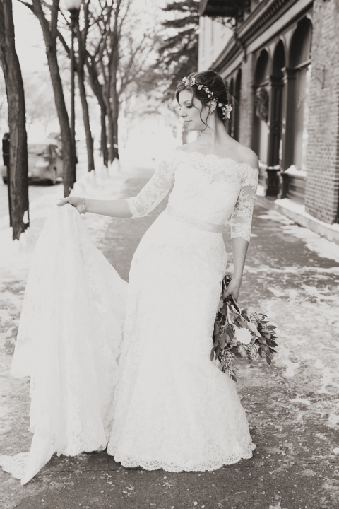 winter wedding dress joyeuse photography