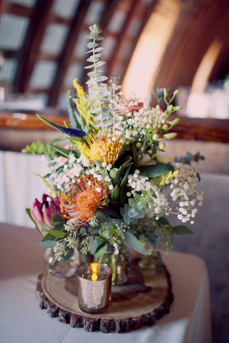 rustic wedding florals joyeuse photography