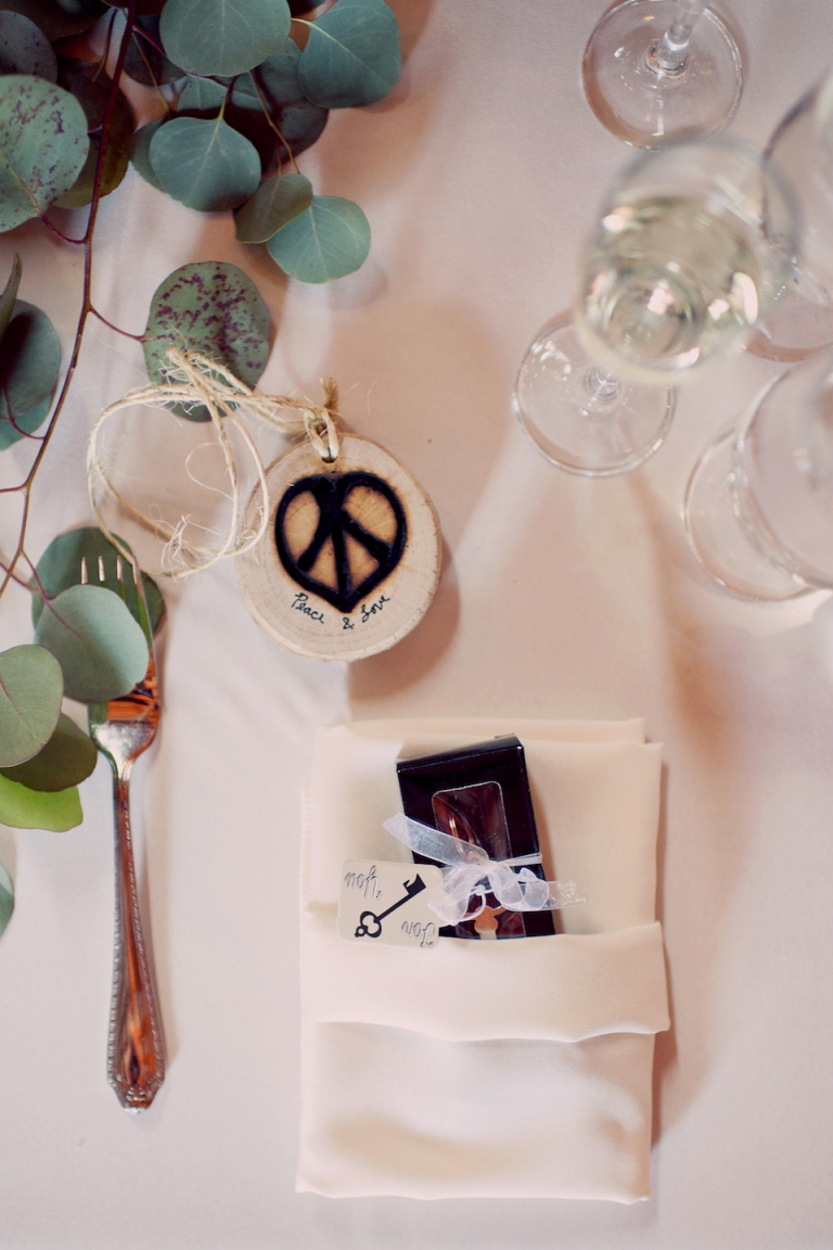 rustic wedding place settings joyeuse photography