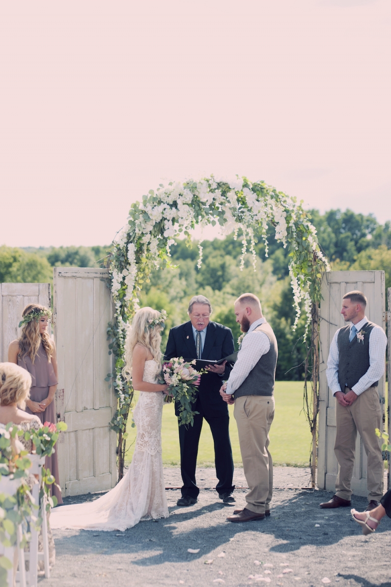 outdoor summer wedding joyeuse photography