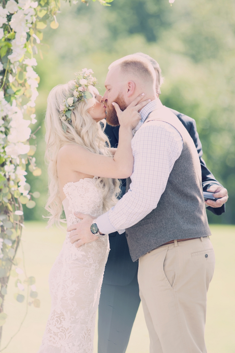 sunlight wedding photography joyeuse photography