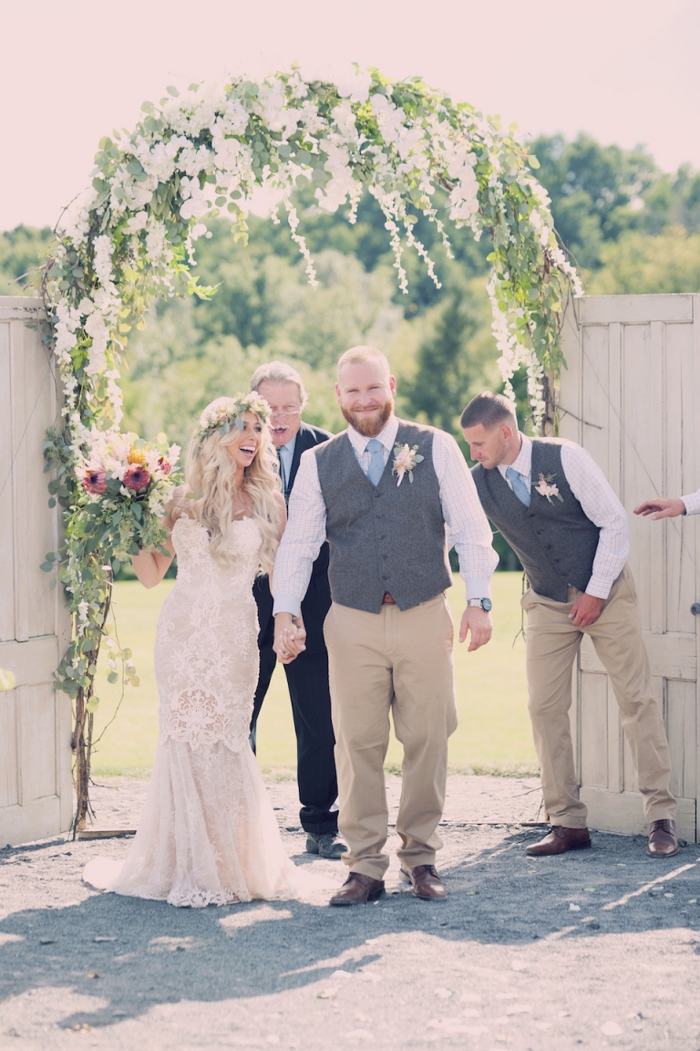 hayloft on the arch wedding joyeuse photography