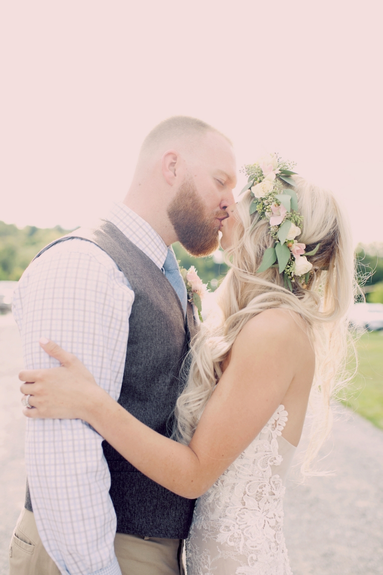 sunlight wedding photography joyeuse photography