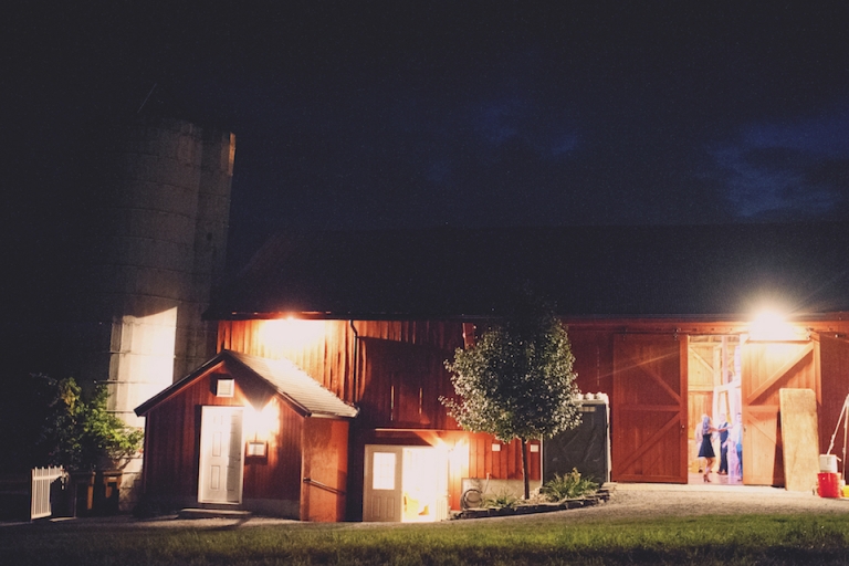 hayloft on the arch wedding joyeuse photography