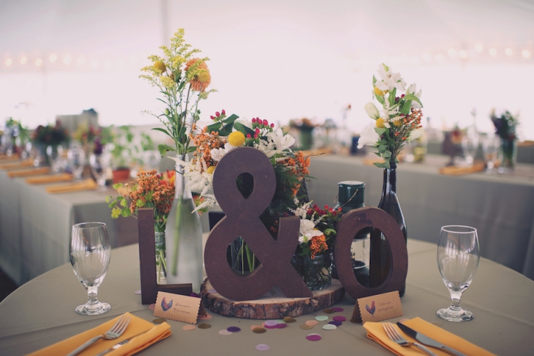 vintage farm wedding decor joyeuse photography