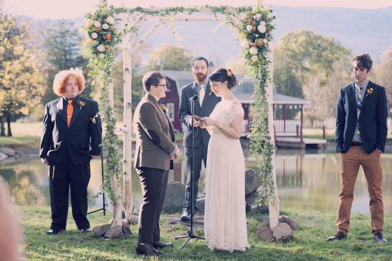 rustic lesbian wedding joyeuse photography