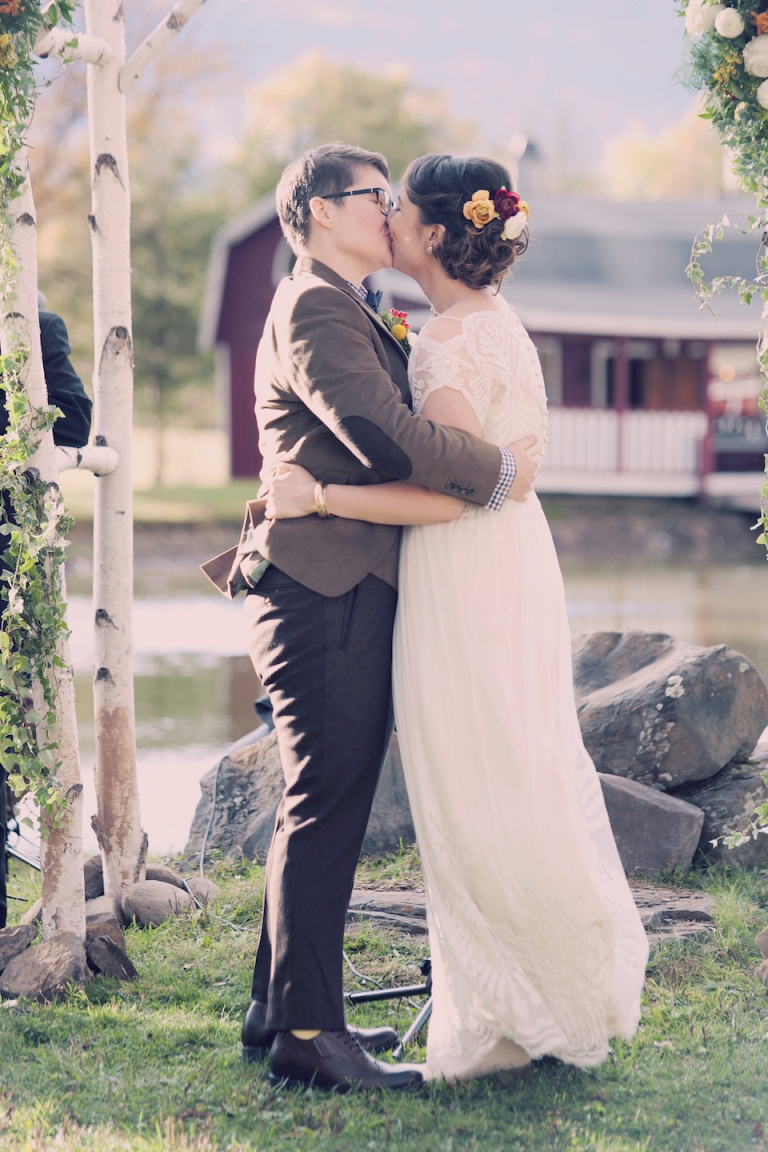 lesbian wedding photographer joyeuse photography