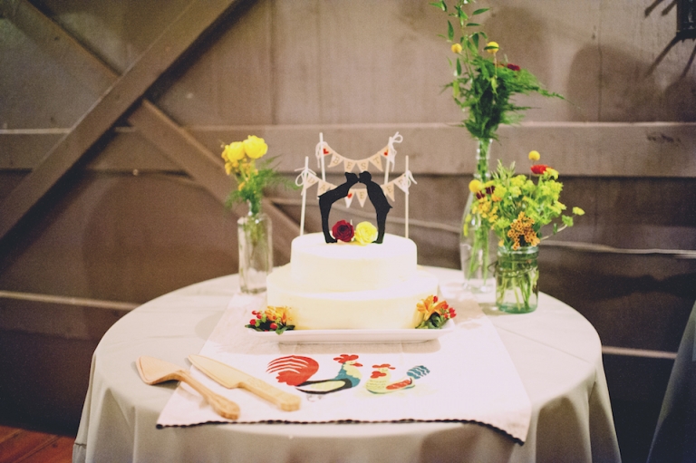 rustic wedding cake joyeuse photography