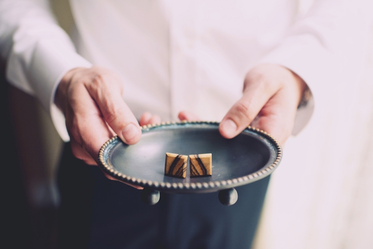 groom cufflinks joyeuse photography