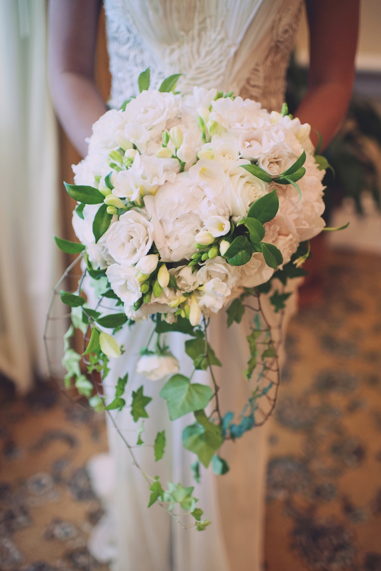 elegant bridal bouquet joyeuse photography