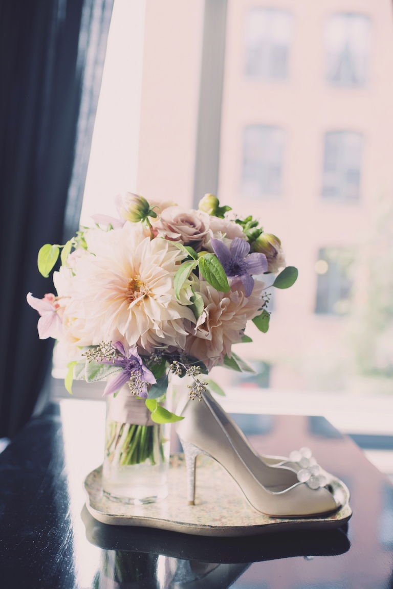 light pink bridal bouquet joyeuse photography