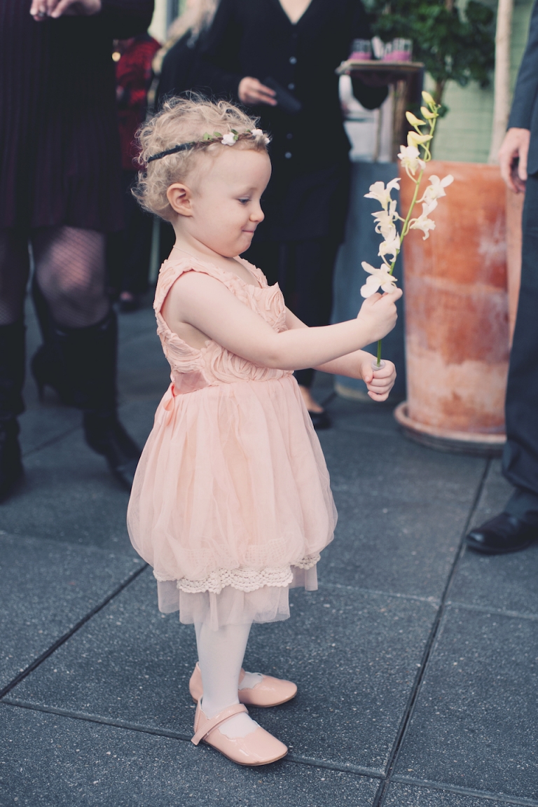 wedding flower girl joyeuse photography