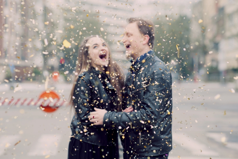 wedding confetti joyeuse photography