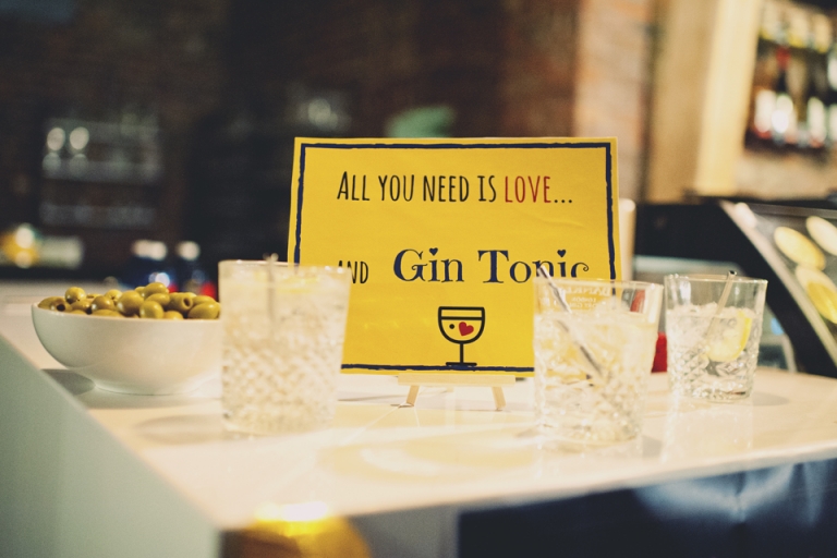 wedding gin and tonic sign joyeuse photography