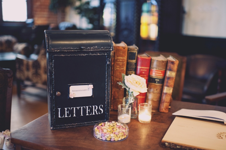 vintage wedding decor // joyeuse photography