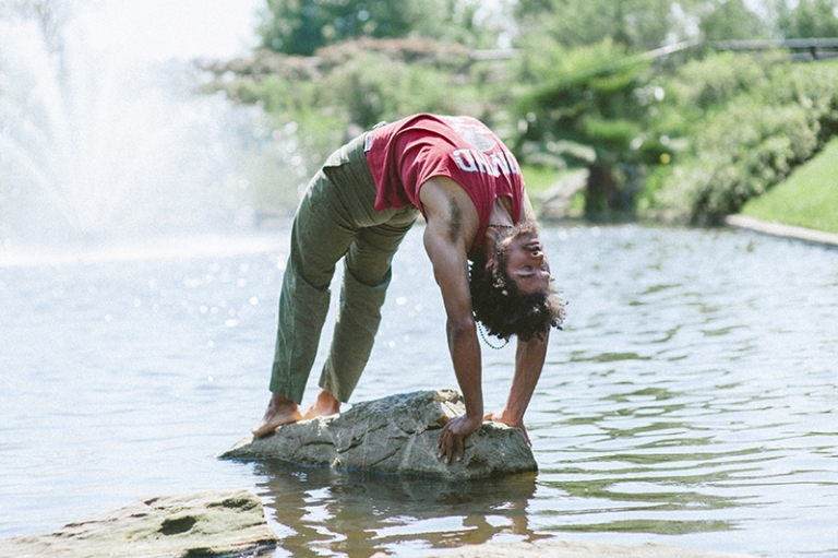 wheel pose Urdhva Dhanurasana joyeuse photography