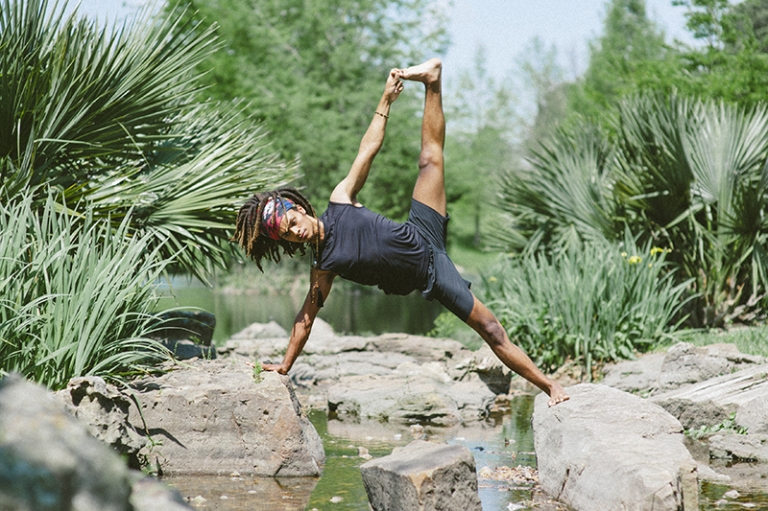 yoga photography vasisthasana joyeuse photography