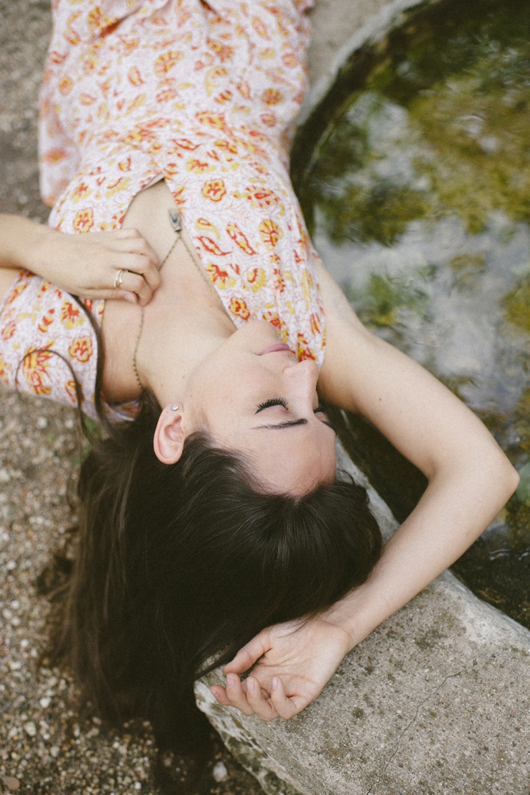 whimsical portrait session joyeuse photography